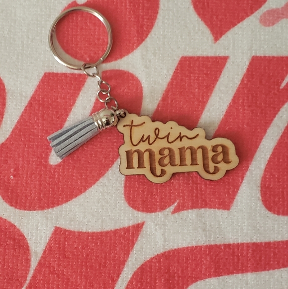 ***New Never Used*** Wooden Twin Mama Keychain w/tassel - Picture 2 of 4